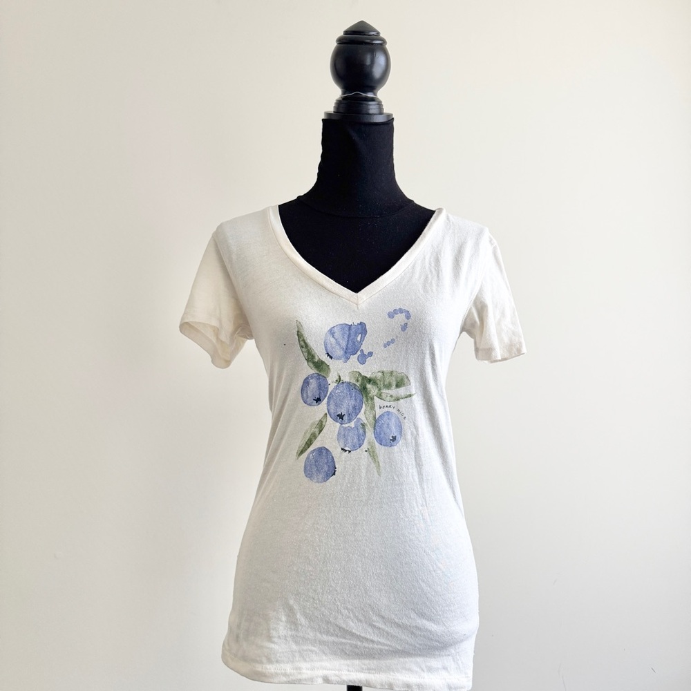 Rare Vintage Aerie Poet Tee Blueberries Graphic shirt size small cotton blend